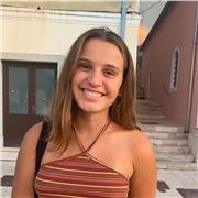 Profesora de matemáticas apta para alumnos de Primaria, ESO y Bachillerato social.